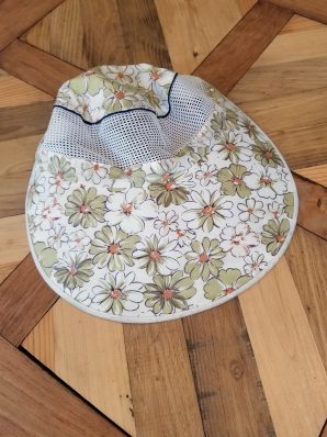 Chapeau à large visière